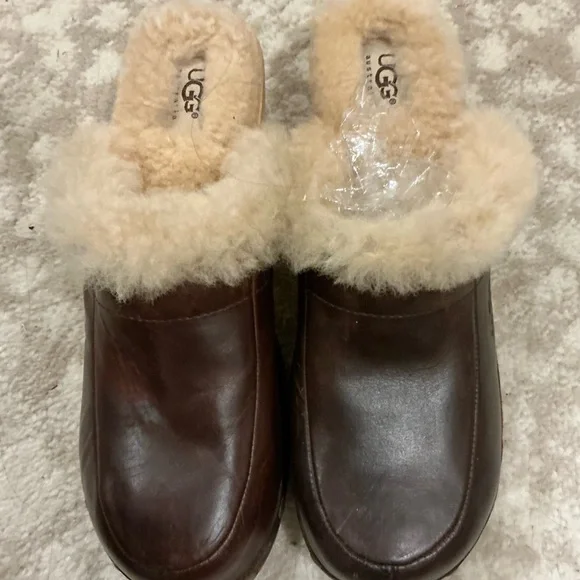UGG Tan Sheepskin clogs - Picture 1 of 5